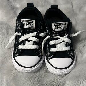 Converse Black and White Sneakers Classic Canvas Low-Top